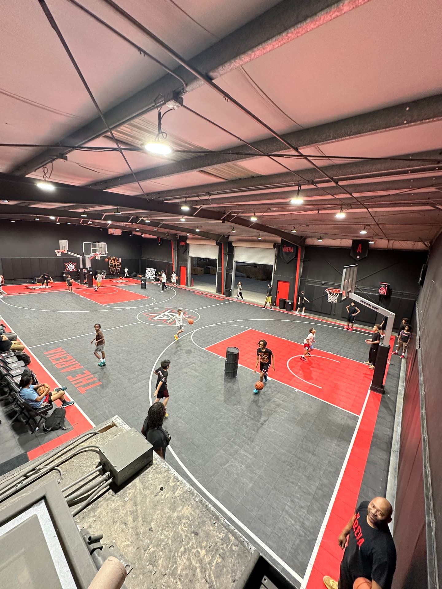 AV Hoop Arena court
